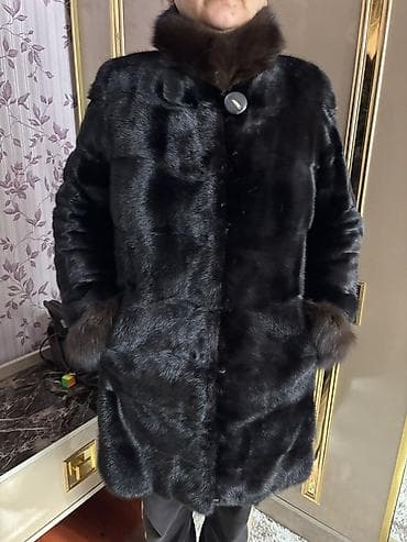suba aliram: Qadın üçün qara rəngli kürk, 2000-ə alınıb, çox az geyinilib

Ölçü: 46 — 2