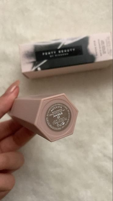 Təzə alınıb orginal fenty beauty üz konturu 90azn alınıb 45azn satılır — 2