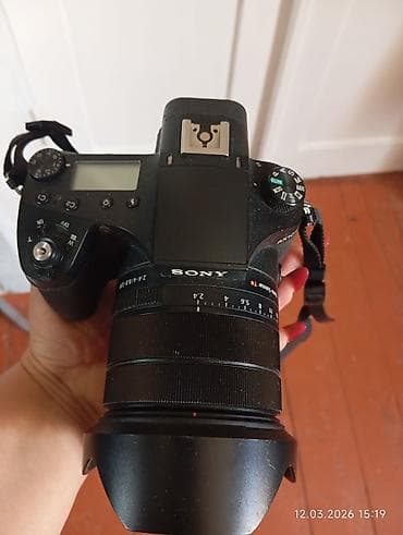 elektrikli samovar: Sony A-mount güzgüsüz fotoaparat və universal zum obyektiv dəsti - — 2