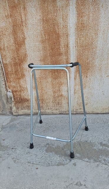 Yerimək üçün arabalar, çəliklər, əsalar, rollatorlar: Topdan və Pərakəndə Anbardan Satiş. Whatsapa gonderin qiymeti oyrenmek — 4