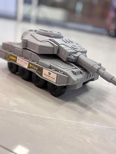 pultlu masin: Uşaq oyuncağı – plastmasdan hazırlanmış boz rəngli tank modeli - — 1