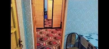 аренда комнаты: Geniş və işıqlı otaq kirayə üçün təqdim olunur. Xüsusiyyətlər: - Ayrı — 4