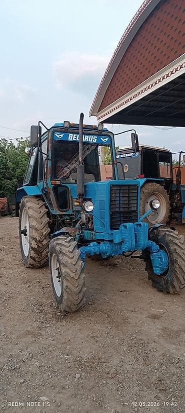 авто: Belarus MTZ traktoru – mavi rəng, qabaq təkər dartısı (4x4), kabinli — 1