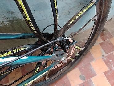 velosipet: Crosser dağ velosipedi Xüsusiyyətlər: - Alüminium hardtail çərçivə — 8