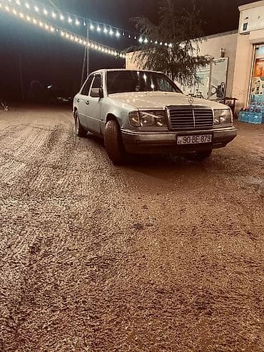 maşin oturacaqlari: Mercedes-Benz E-Class: 2 l | 1991 il Sedan — 3