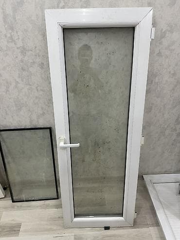 islenmis plastik pencerelerin satisi: PVC şüşəli qapı - Material: ağ rəngli PVC profil - Doldurma: tək — 1