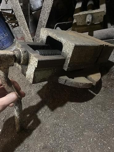 Ağır tip dəzgah üçün fırlanan qısqac (sürgülü mengene) - Material