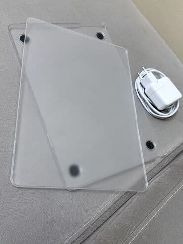 Çəngəllər: İdeal. Təp təzə. Deməy olar işlənməyib. 100% Pil. MacBook Air M2 8/256 — 7