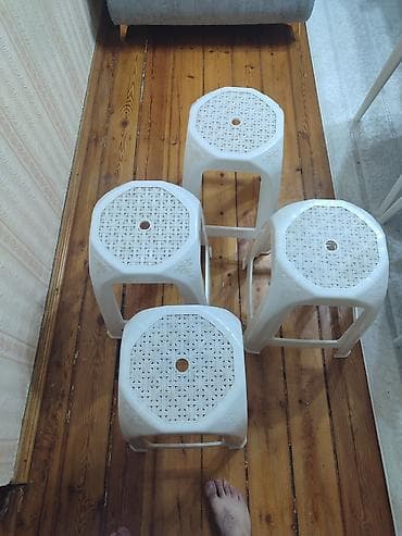 stol ustul: Ağ rəngli plastik taburet dəsti – 4 ədəd. - Material: yüngül və — 1