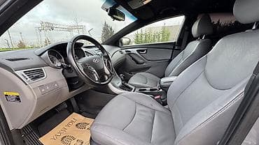 hyundai accent 1995 запчасти: Hyundai Elantra sedan – gümüşü rəng, xarici görünüşü dinamik xətlər və — 7