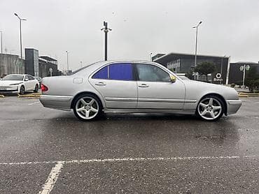 amg diski: Mercedes-Benz E-Class: 2.7 l | 2000 il Sedan — 4