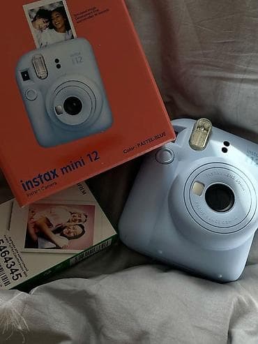 mini proyektorlar: Fujifilm Instax Mini 12 — pastel-mavi rəngdə ani fotoaparat — 1