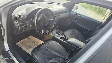 mercedes yeska: Mercedes-Benz C-Class: 2.6 l | 2001 il Sedan — 6