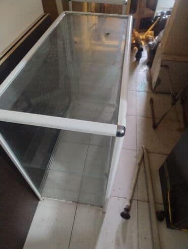 Gözəllik və estetika avadanlığı: Şüşə vitrin stend - Material: temperli şüşə panellər, ağ — 3