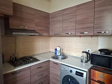 kunc divan kuxna: Mətbəx mebeli dəsti – L formalı, ağac teksturalı fasadlarla - Üst və — 1