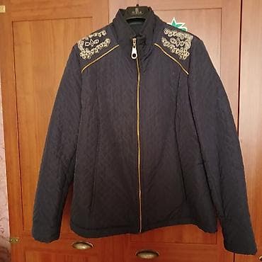 Qadın üçün qara rəngli, yüngül qapiton jaket. Xüsusiyyətlər: - Yaxası