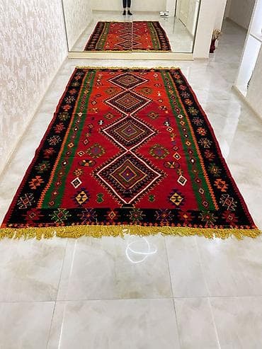 isma mirage: Qırmızı Əsaslı Əl Toxuması Kilim Dizaynlı Xalça. Şamaxıda — 3