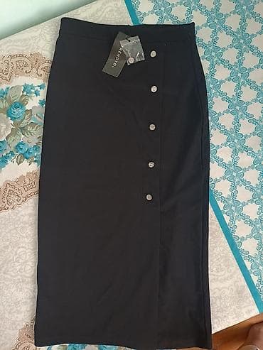 Qara rəngli Trendyol yubka - Model: Yüksək belli, düz kəsim midi