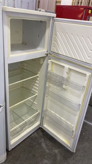 Кухонные плиты и варочные поверхности: İki qapılı soyuducu - Yuxarıda ayrıca dondurucu bölmə - Aşağıda əsas — 2