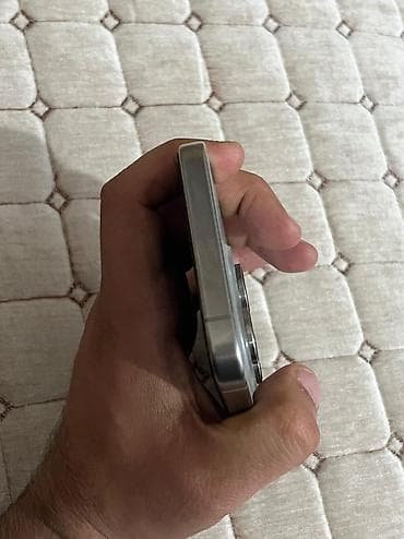 102 ekran per page 40: IPhone 15 Pro Max, 256 GB, Natural Titanium, Face ID — 6