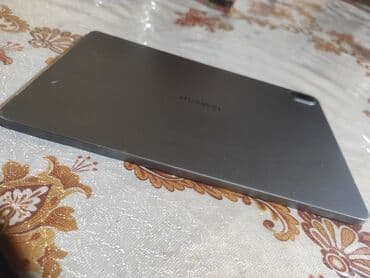 Huawei planşet heç problemi yoxdu zavodu ustaya getmiyib yaddaş 128 gb