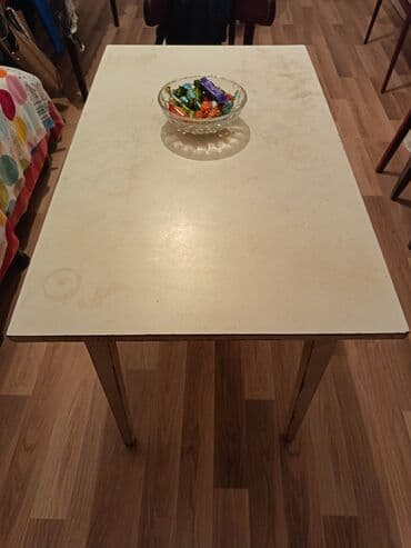 Qədimi Əntiq Sovetdən Qalma Mətbəx Masası, ayaqları və özü daş kimi