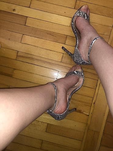 off white prsluk: Yeni alinib hec geyinilmeyib 39 razmerdir. Real aliciya endirim — 3