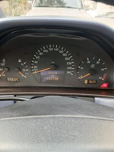 mercedes e280: Mercedes-Benz E‑Class W210 sedan - Kuzov: sedan, gümüşü rəng - — 5