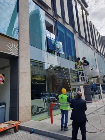 lazer yazı aparatı: Vantus icaresi İstənilən çəkiyə uyğun mövcuddur Aval şüşələr üç ündə — 2