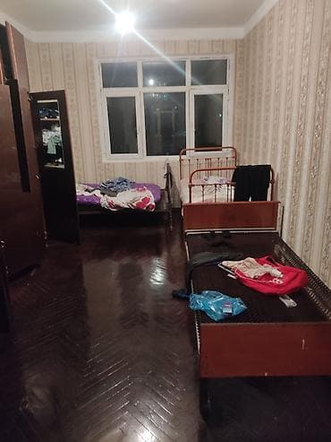 Salam 1 nəfər otaq yoldaşı lazımdı oğlan tələbə işləyən fərq etmir yaş — 2