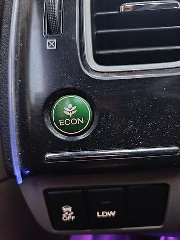 Su nəqliyyatı: Honda Civic: 1.5 l | 2013 il Sedan — 8