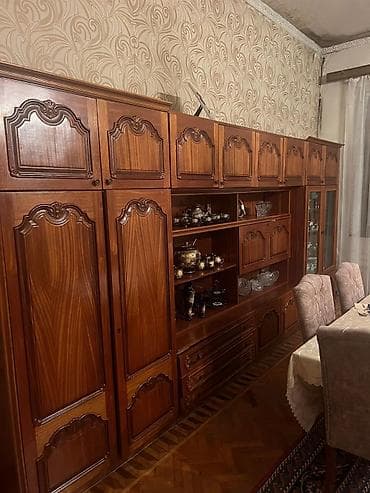 Klassik üslublu iri divar qarnituru – yemək otağı və qonaq otaqları