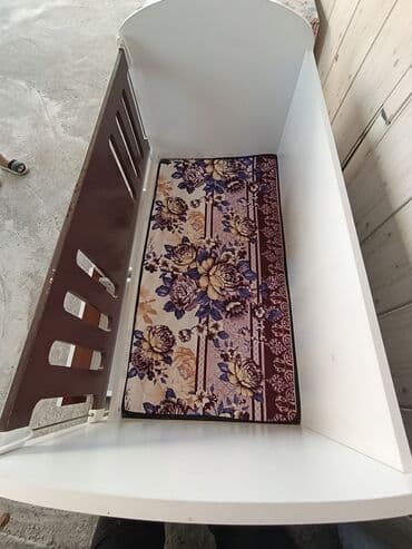 Oğlan və qız üçün, Dördbucaq, Beşik, Dəst ilə, Matras ilə, Yellənmə mexanizmsiz