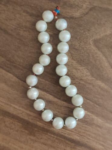 kehraba tesbeh: Təsbeh satılır. 2 ədəddir. 1 ci sekildeki mirvari. Qiyməti 10 manat — 2
