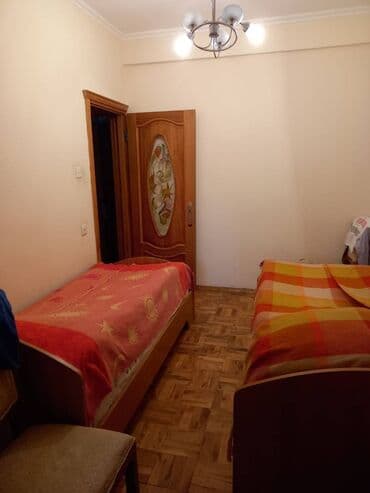 ev certiyojları: Mənzil kirayə verilir. Tibb universitet yaninda 3otagli ev — 10