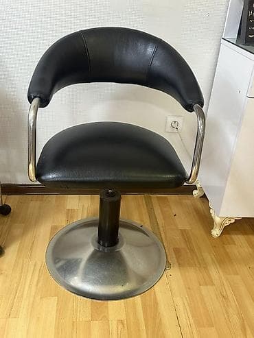 Salon və ofis üçün oturacaqlar dəsti 1) Salon kreslosu – qara dəri at lalafo.az Salon və ofis üçün oturacaqlar dəsti 1) Salon kreslosu – qara dəri