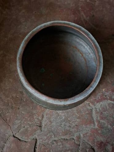 saxsi gul qablari: Qedim mis aw qazani.1esrden cox yawi var.agiz hissesi 90sm,oturacaq — 4