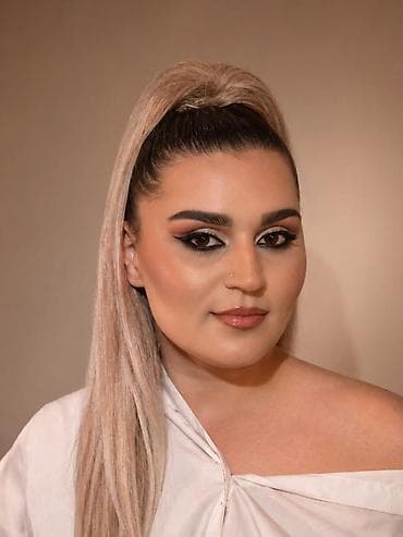 Endirim 50% cəmi 25 manata Əziz xanımlar professional makiyaj edirəm at lalafo.az Endirim 50% cəmi 25 manata Əziz xanımlar professional makiyaj edirəm