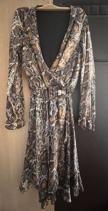 детские кровати на заказ: Qadın geyimləri – bir neçə model - Ağ üzərində mavi naxışlı dəst — 16