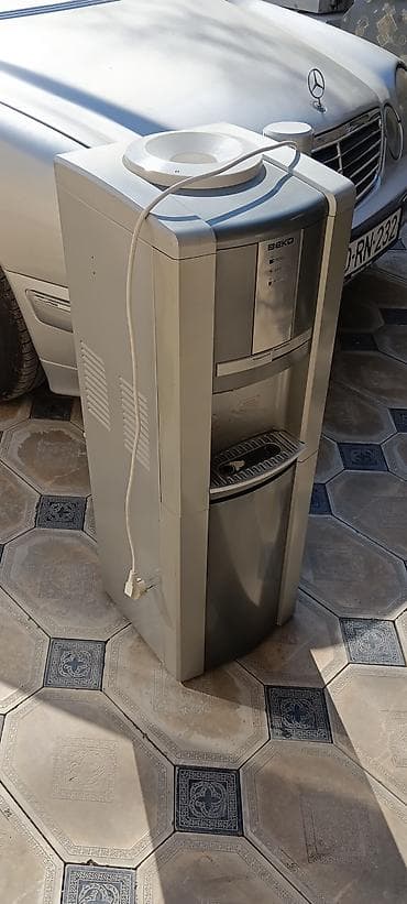 dispenser almaq: Dispenser Beko, Döşəməüstü, Su isitmə ilə — 8