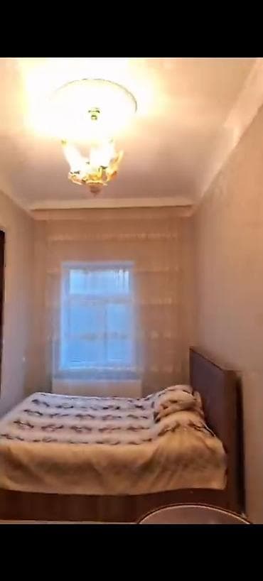 enzesde satilan evler: 28 May metrosun çıxışına yaxsin 3/2 mertebesi 2 otaqlı mənzil – tam — 9