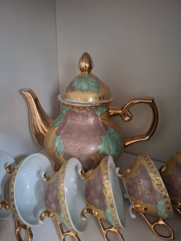 b çay servizi var: Чайный набор — 7