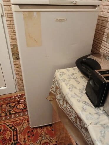 1 qapılı Biryusa Soyuducu Satılır, rəng - Ağ