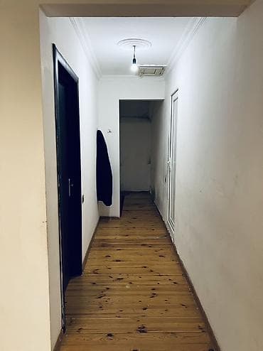 xırdalan emlak: Ev sahibiyəm Vasitəçi deyiləm. 3 Mərtəbəli Apartman. 3 cü mertebesi👍🏻 — 2