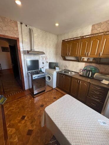 şəhər bağları mənzil satılır: Bakı, 3 otaqlı, Köhnə tikili, m. Xalqlar Dostluğu, 100 kv. m — 10