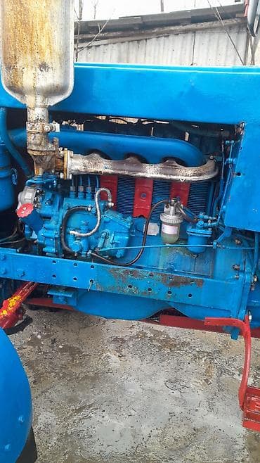 yeni maşınlar: Traktor “Veteran” – mavi/qırmızı rəng sxemi ilə tam komplekt qabaq — 4