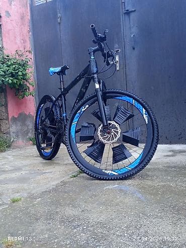 Dağ velosipedi – 26” təkərli, disk əyləcli - Çərçivə: yüngül və