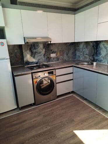 gündəlik kirayə mənzillər: Xırdalanda Grandmarta yaxın 17 mertebeli binanın 13-cü mərtəbəsində — 11