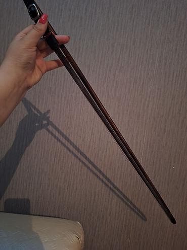 gitara simi: Qamma ve etudlerpyesler kitablari,kanifol ve cantasi uzerinde — 2