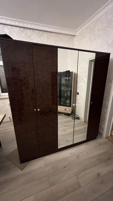 шкаф в зал: Распашной, 4 двери Прямой шкаф, Гардеробный шкаф — 2